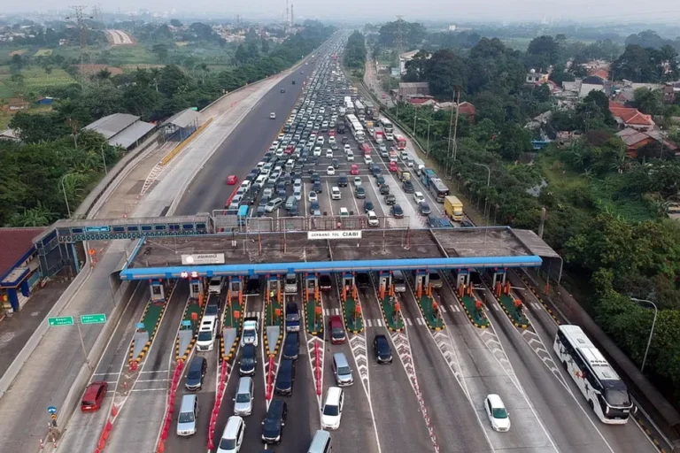 Pemerintah Pastikan Libur Nataru Berjalan Aman dan Terkendali