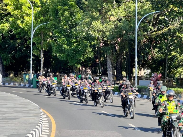 TNI Polri Kokoh Bersatu Hentikan Aksi Anarkis