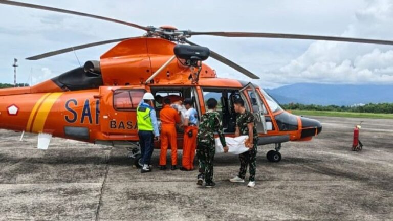 Pemerintah Terus Kirim Bantuan Logistik via Helikopter untuk Warga Terdampak Banjir Sumatra