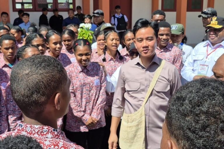 Pemerintah Hadir Lewat Sekolah Rakyat, Jalan Keluar Anak Papua dari Putus Sekolah