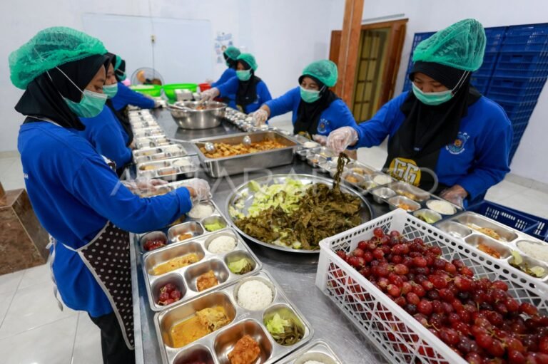 Program MBG Ciptakan Dampak Ekonomi dan Perkuat Gizi Kelompok 3B