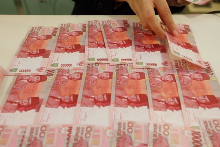 Managing Volatility: Strategi Menjaga Stabilitas Rupiah di Tengah Tekanan Global