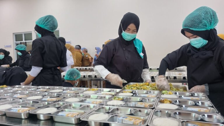 Pengawasan dan Evaluasi MBG: Upaya Penyempurnaan Program Gizi Nasional