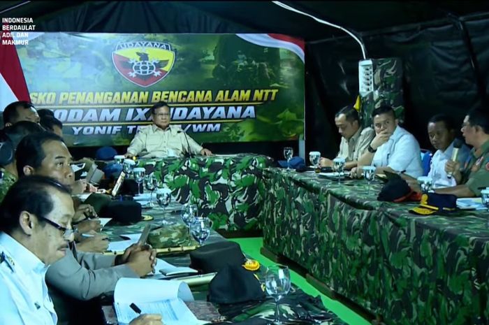 Kunjungi NTT Prabowo Pastikan Bantuan dan Penanganan Pascagempa Tepat Sasaran