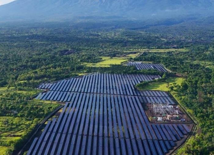 Pemerintah Dorong PLTS 100 GWp untuk Hemat Subsidi Rp73,9 Triliun