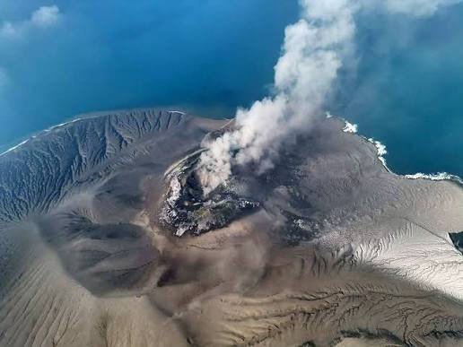 Pemerintah Pantau Erupsi Anak Krakatau, Keselamatan Masyarakat Jadi Prioritas