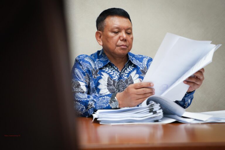 Prabowo Sahkan Perpres Ojol, Atur Tarif dan Jaminan Sosial