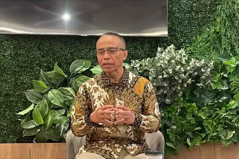Ponsel Gratis Jadi Jembatan Warga Rentan Masuk Digitalisasi Bansos