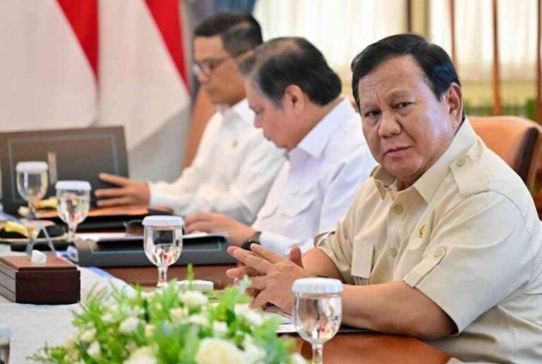 Prabowo Memilih Bantuan Pangan dan Subsidi Upah untuk Memastikan Rakyat Tetap Bertahan