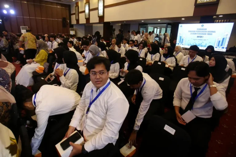 Dua Tahun Prabowo-Gibran: Menjadikan Lapangan Kerja Lebih Produktif dan Berkelanjutan